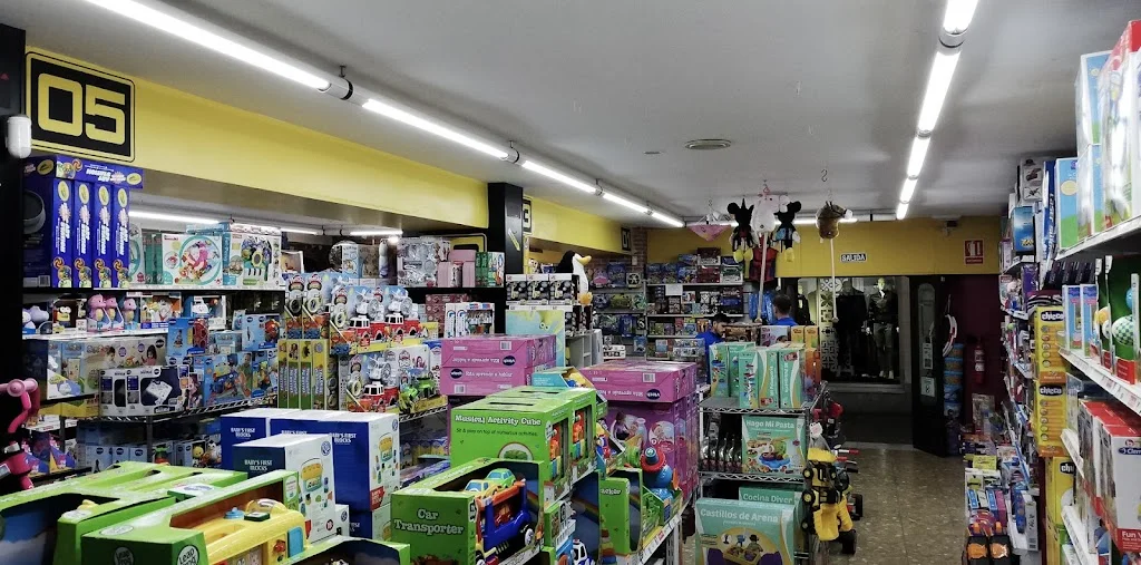 Foto 4 de Casa Pastora S.L. - Juguetoon Sanlucar Centro