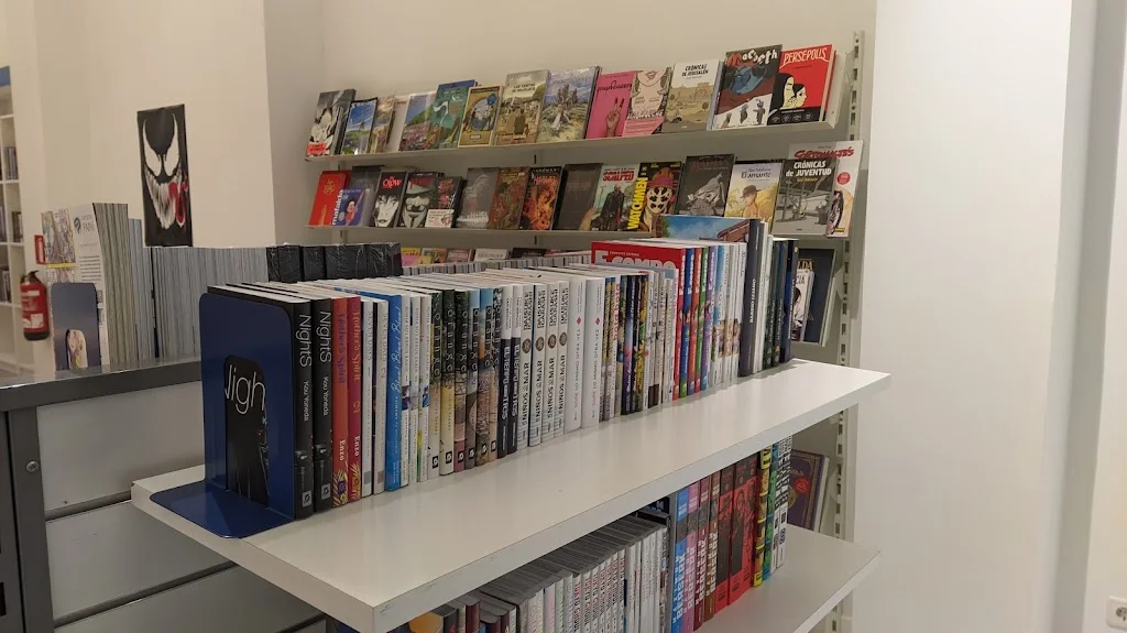 Foto 4 de Ebla liburudenda, rola, Mahai Jokoak Eta Komikiak
