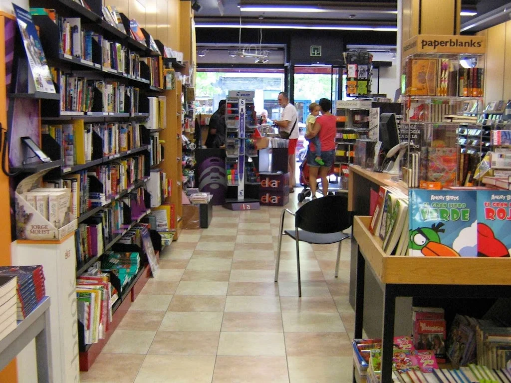 Foto 3 de Elkar liburu-denda Libreria Irun