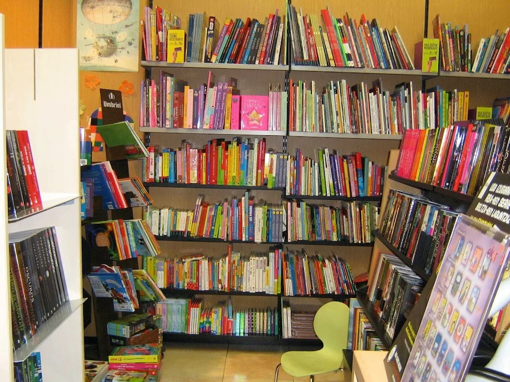 Foto 5 de Elkar liburu-denda Libreria Irun