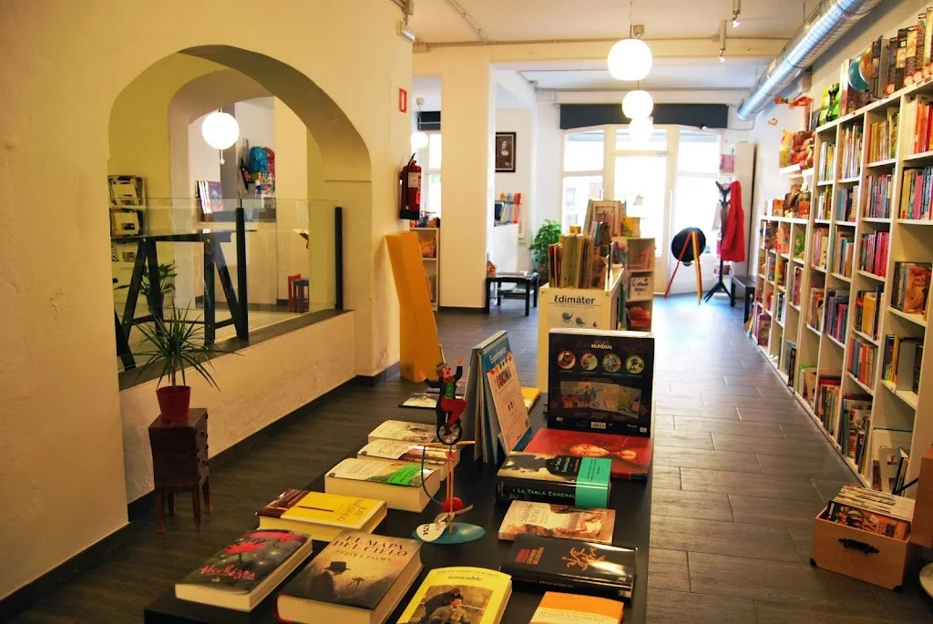 Foto 3 de La Senorita Esquivel - Tienda de Libros