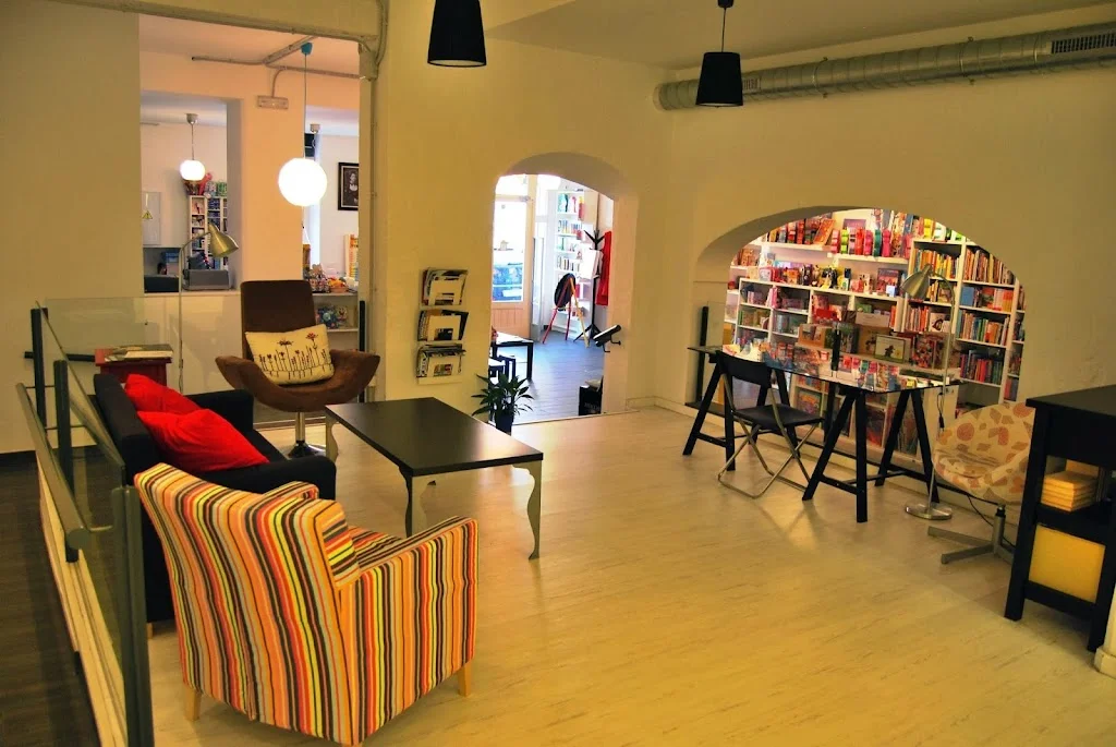 Foto 5 de La Senorita Esquivel - Tienda de Libros