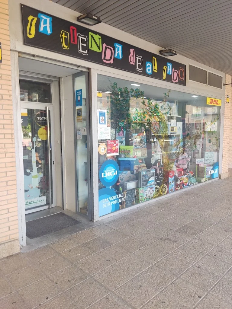 La Tienda De Al Lado